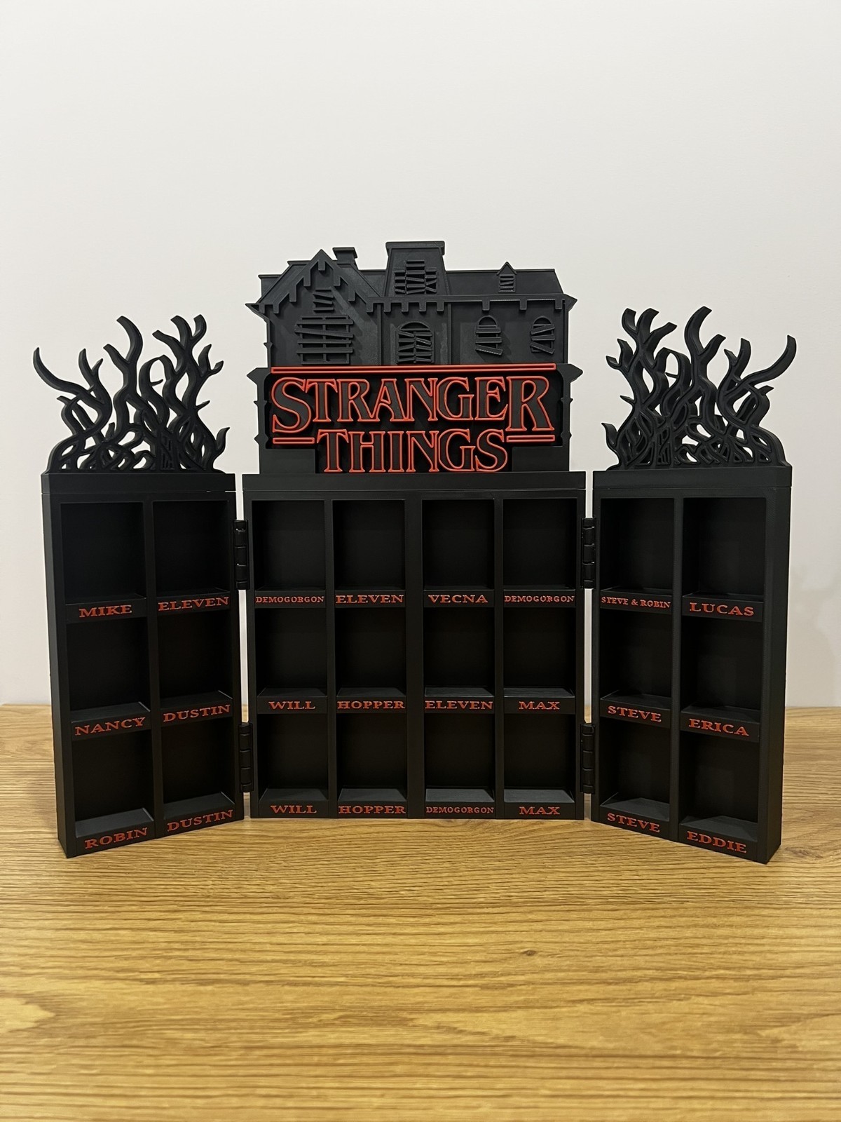 stranger things kinder joy espositore richiudibile effetto porta bocca demogorgo