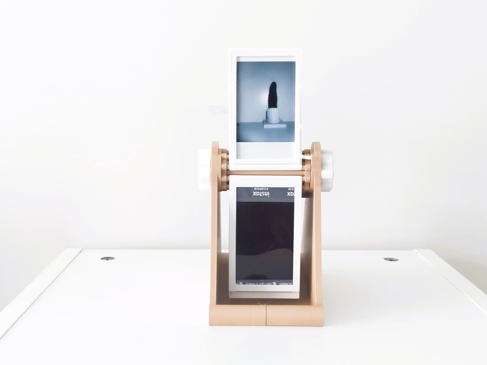 Espositore Foto Istantanee Tipo Instax | Rotante Regolabile Design Moderno, vista 3
