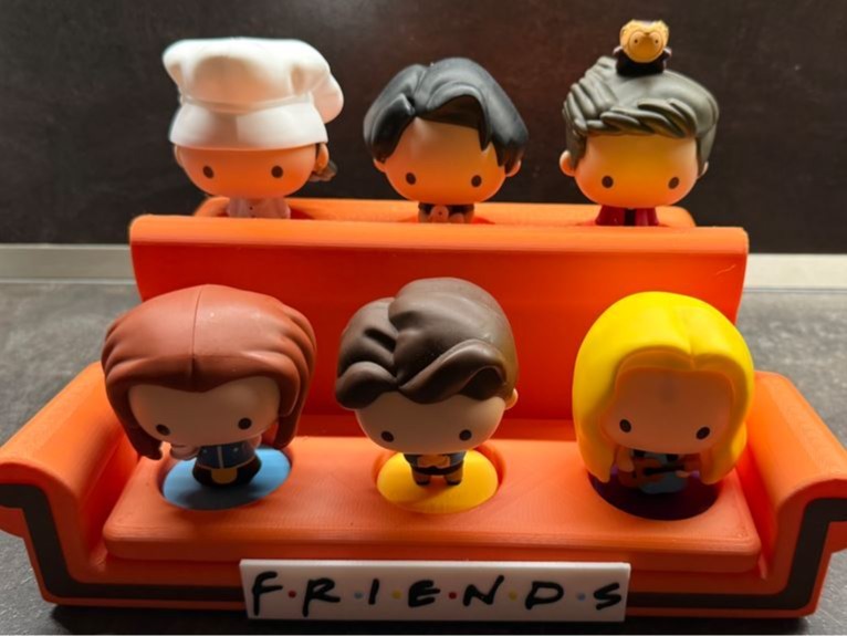 Divano Sofa Friends Collezione McDonald's Bacheca Espositore 6 personaggi NUOVO, vista 2
