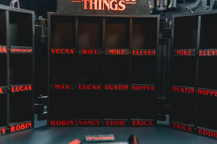 Espositore 3D Stranger Things per Funko Pop e Kinder Joy Collezione Chiudibile, vista 2