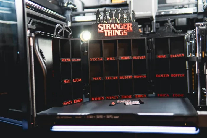 Espositore 3D Stranger Things per Funko Pop e Kinder Joy Collezione Chiudibile, vista 3