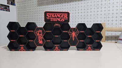 stranger things kinder joy espositore, vista 3