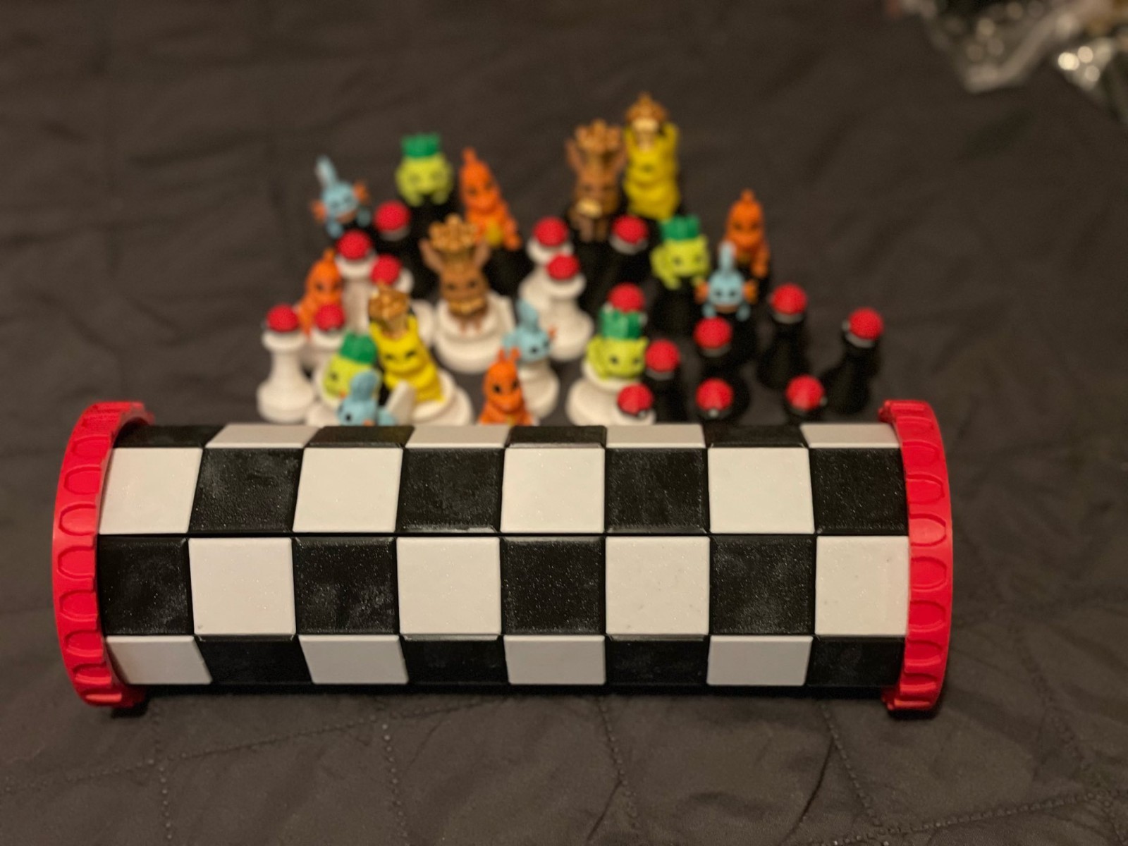 Scacchiera Pokémon Artigianale – Pezzi 3D Personalizzati, vista 3