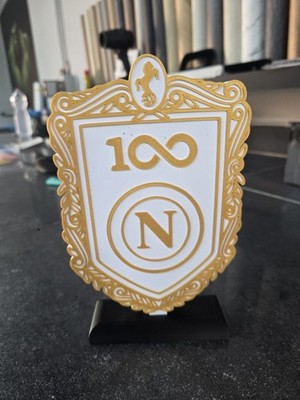 Espositore Scudetto Napoli 100 Anni 22 cm Stampa 3D Bianco Oro con Base