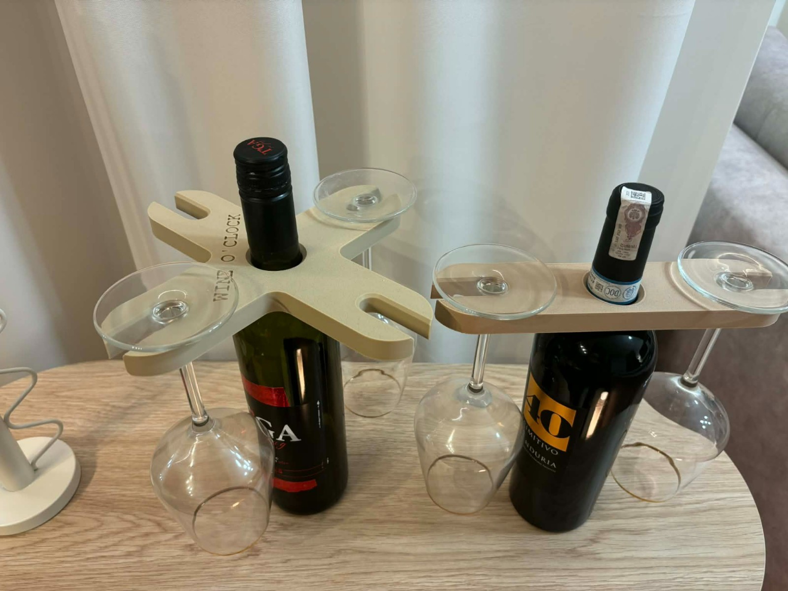 Portabottiglia Vino con Porta Bicchieri | Supporto 3D Elegante  | Vari Colori, vista 5