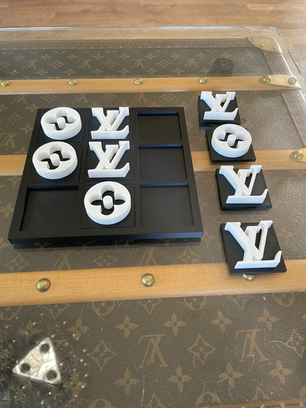 Triss a forma di LV | Tic Tac Toe LV - Idea Regalo Personalizzabile, vista 2